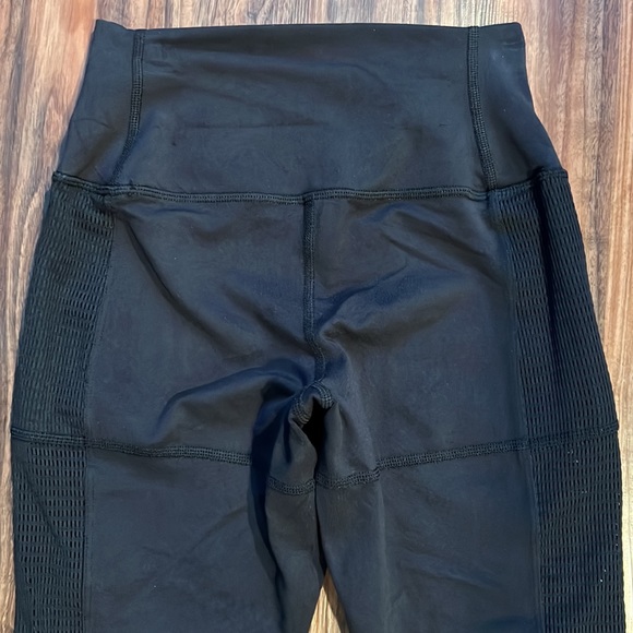 NWOT Alo Yoga Off The Grid Capri Legging - Picture 11 of 16